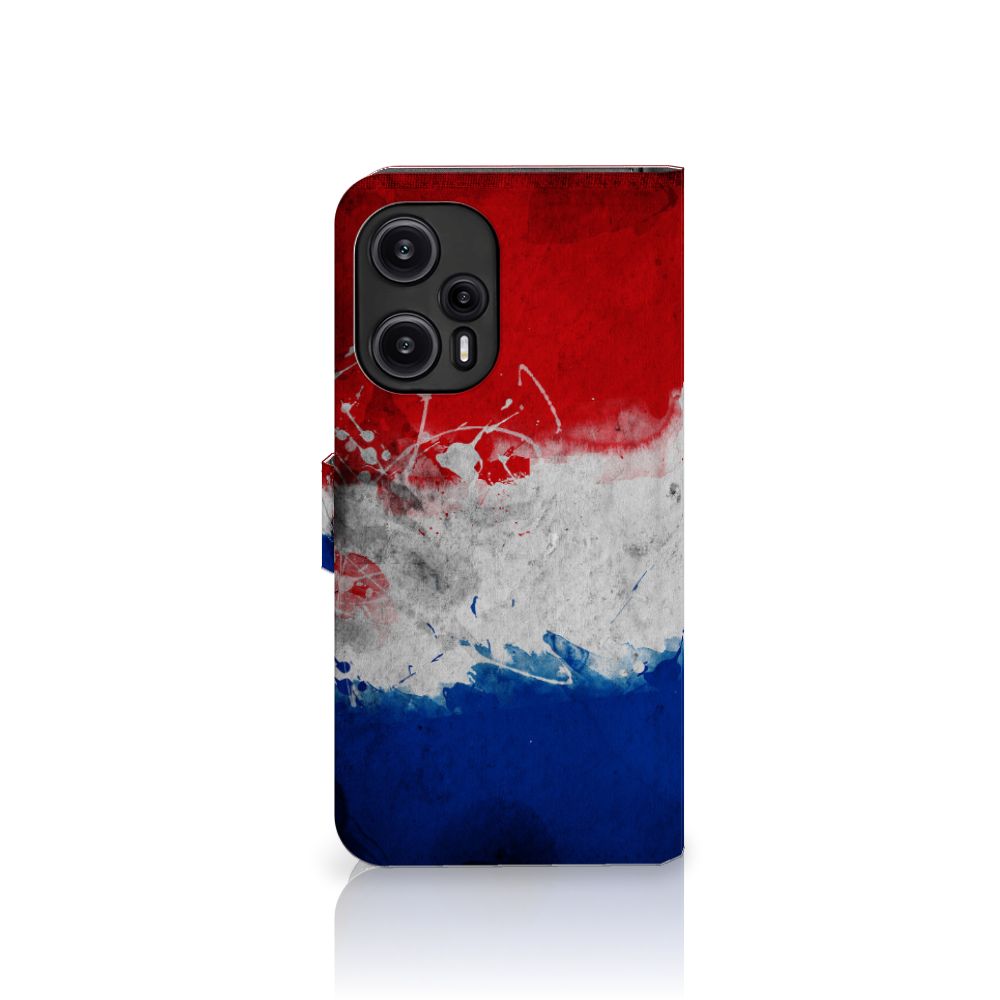 Xiaomi Poco F5 Bookstyle Case Nederland met artistieke Nederlandse vlag in rood, wit en blauw.