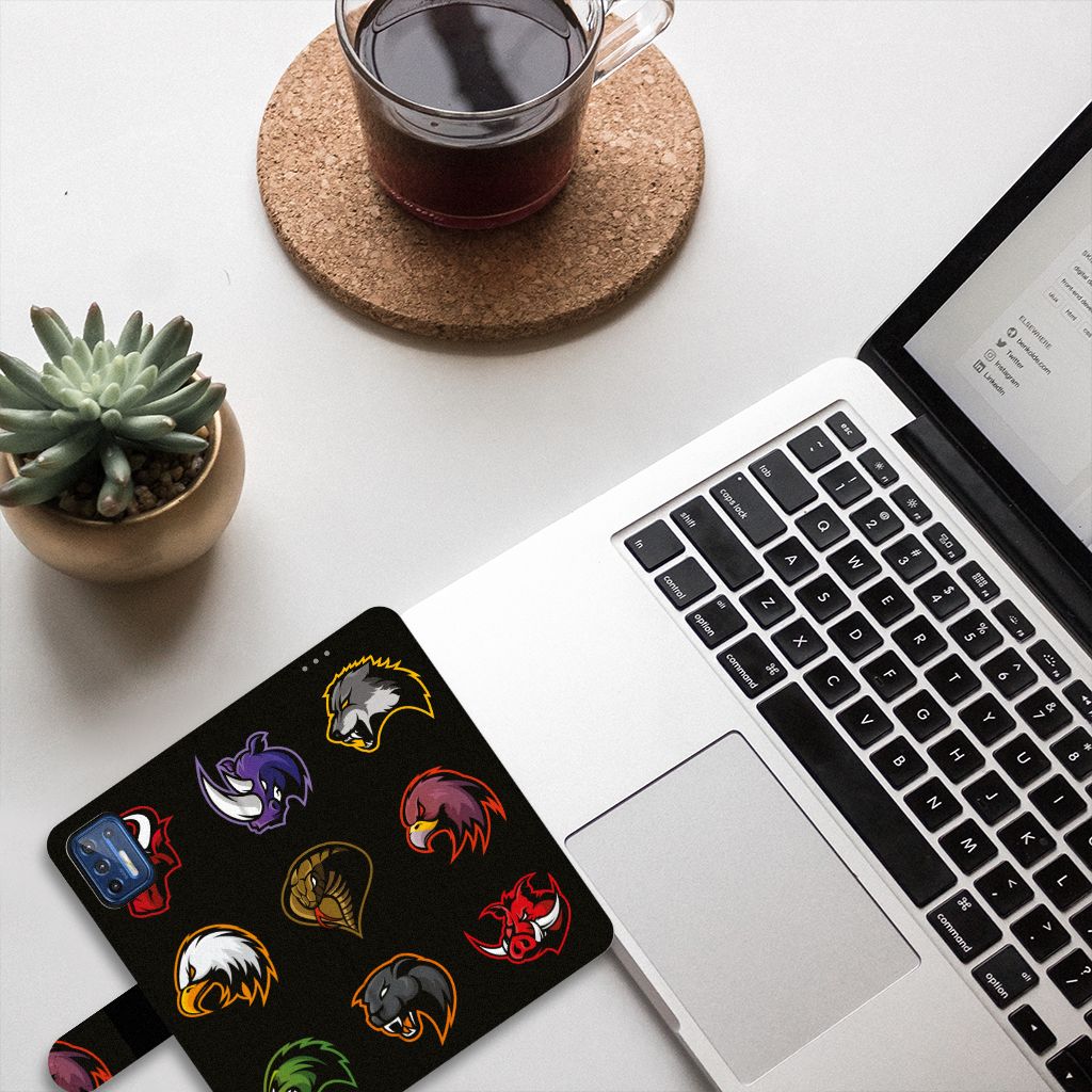  Motorol Moto G9 Plus Leuk Hoesje Cartoon met kleurrijke cartoonontwerpen op een laptop.