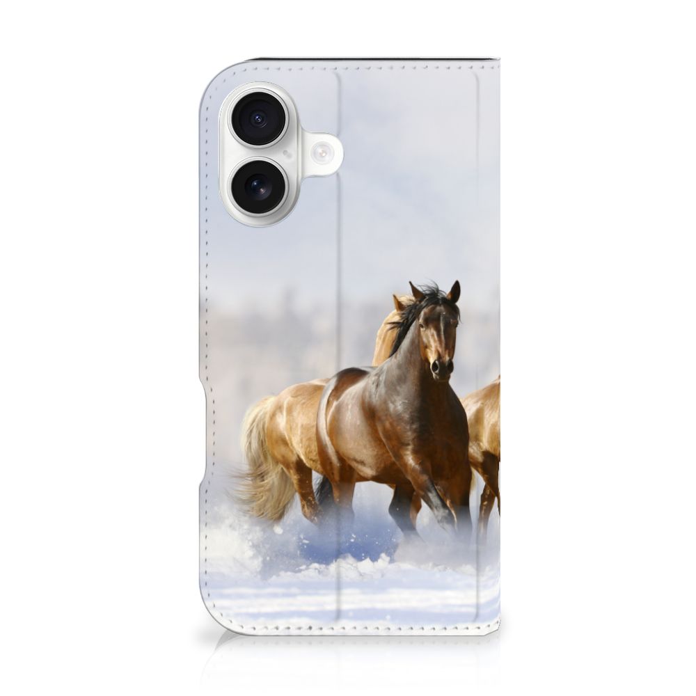 iPhone 16 Hoesje maken Paarden met een prachtig design van rennende paarden in een natuurlijke omgeving.