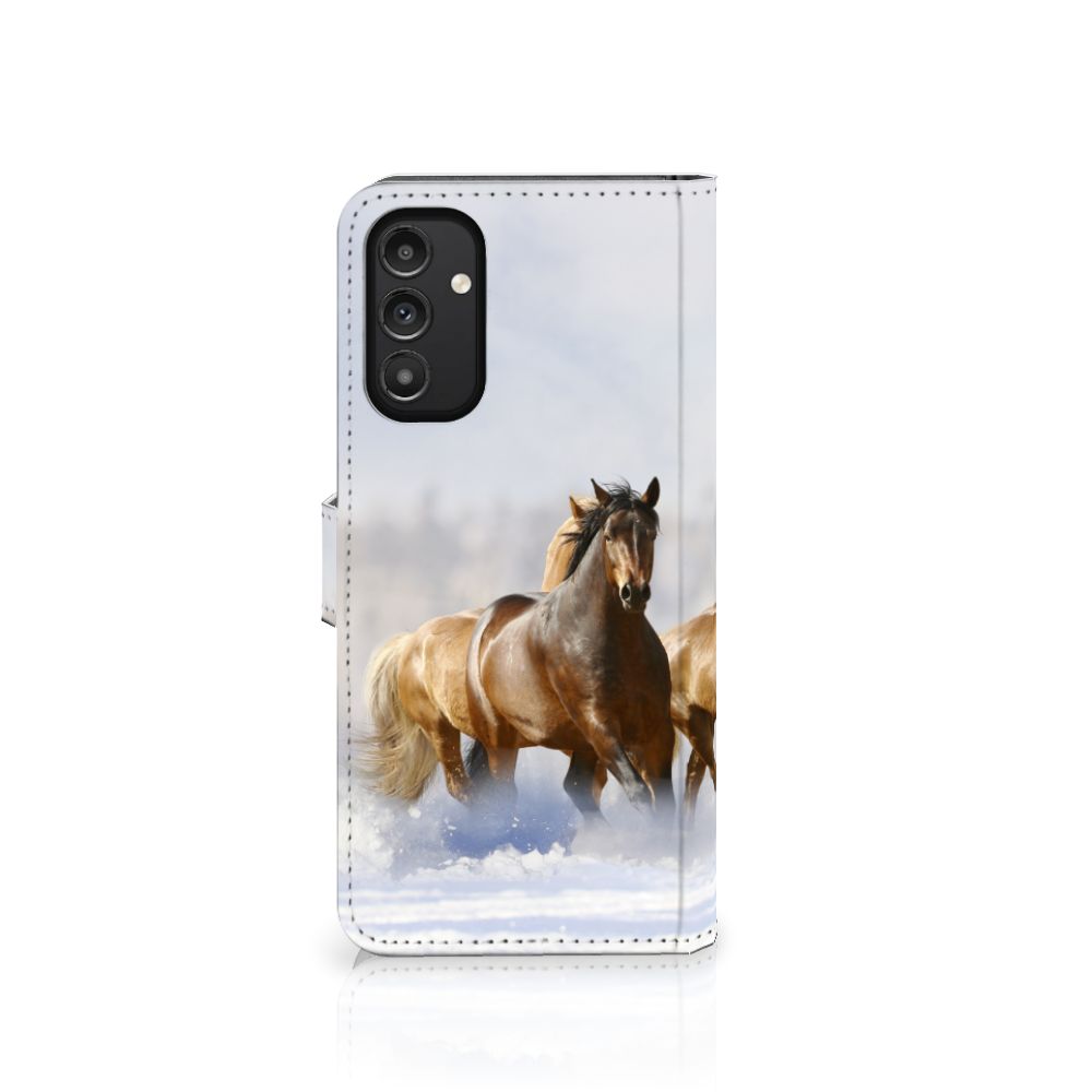 Samsung Galaxy A14 4G Telefoonhoesje met Pasjes Paarden, prachtige afbeelding van rijdende paarden.