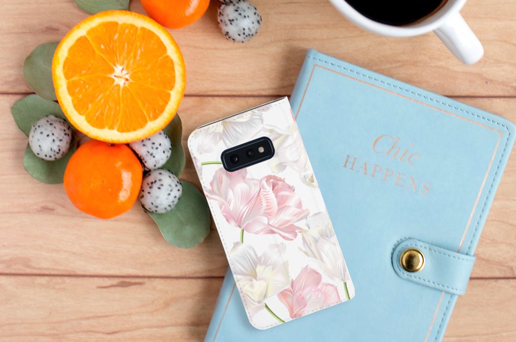 Samsung Galaxy S10e Smart Cover Lovely Flowers