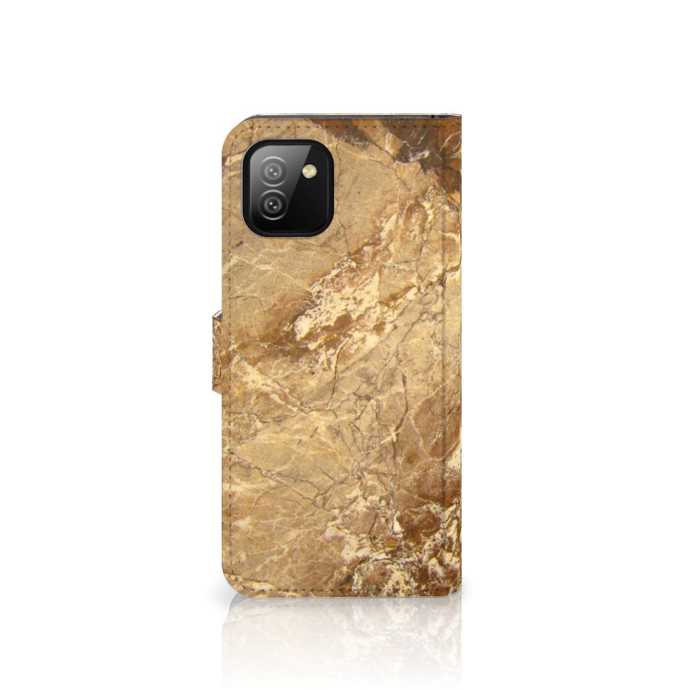 Samsung Galaxy A03 Bookcase Marmer Creme met luxe marmerlook en TPU-siliconen bescherming voor je telefoon.