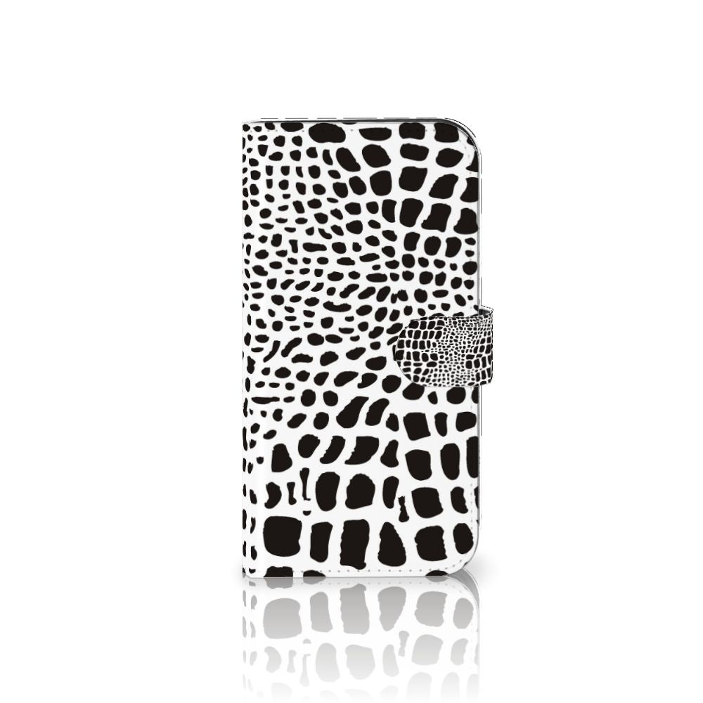 iPhone 15 Pro Max Telefoonhoesje met Pasjes Slangenprint in zwart en wit met magnetische sluiting.