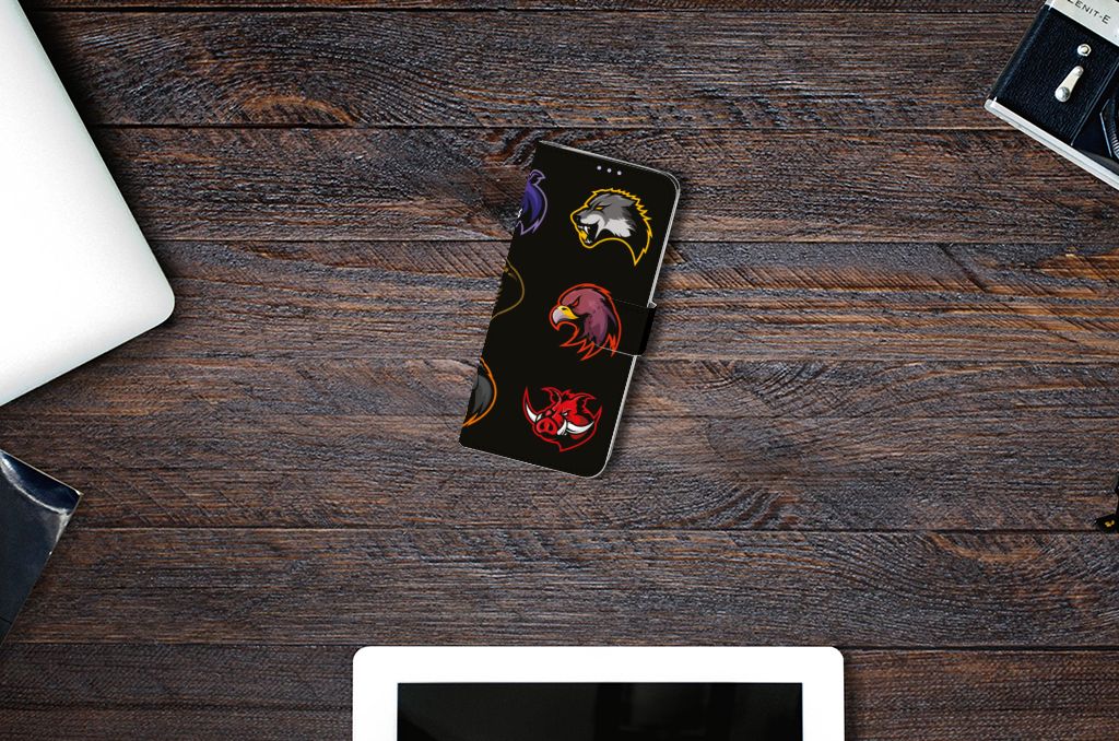 Samsung Galaxy S20 Plus Leuk Hoesje Cartoon met kleurrijke ontwerpen op een houten tafel.