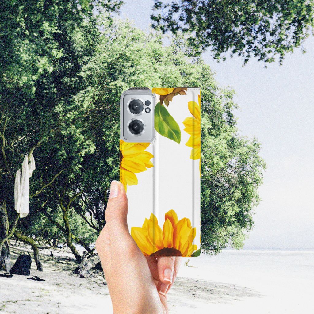 Smart Cover voor OnePlus Nord CE 2 5G Zonnebloemen - B2C Telecom