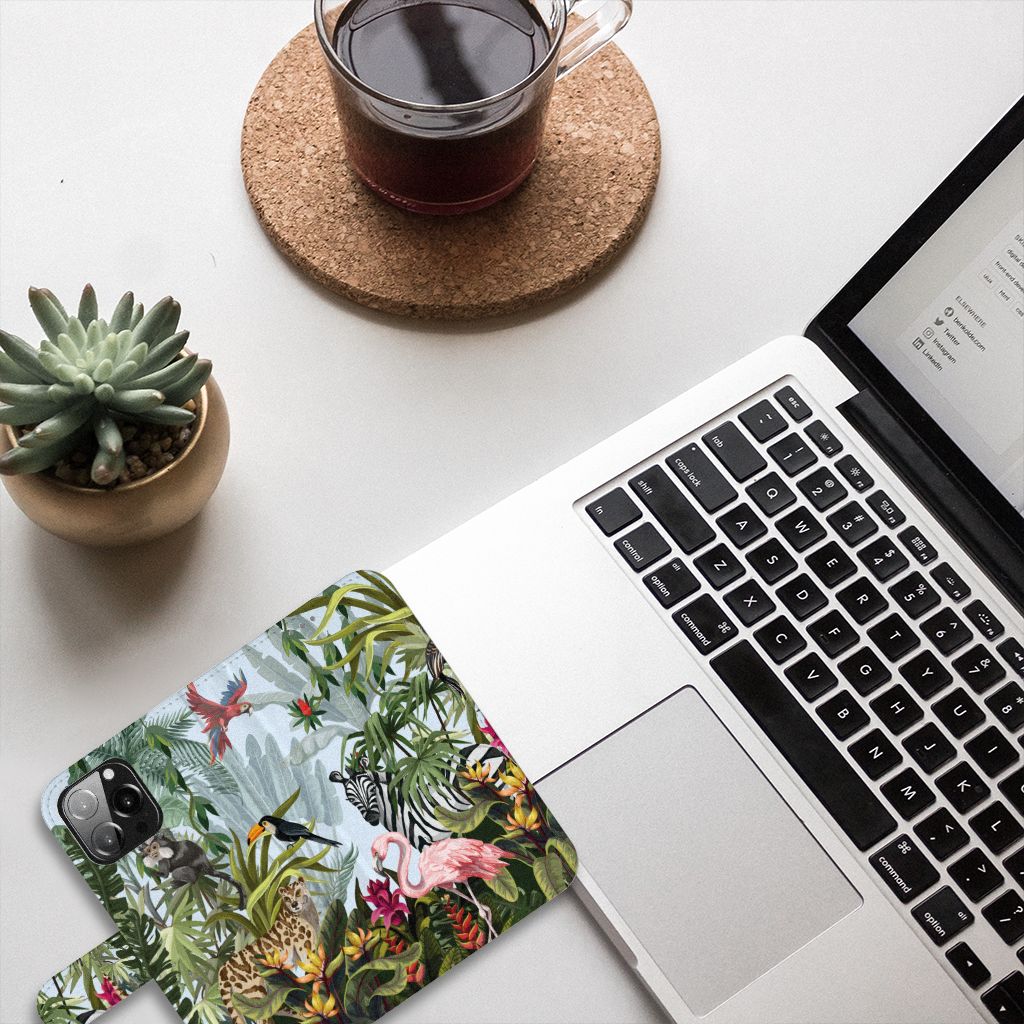 Telefoonhoesje met Pasjes voor iPhone 13 Pro Max Jungle met tropisch design en kleurrijke dieren 🌿.