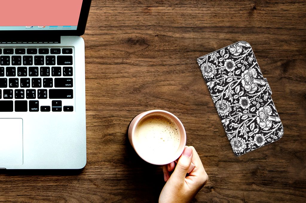 Apple iPhone 12 Pro Max Hoesje Black Flowers