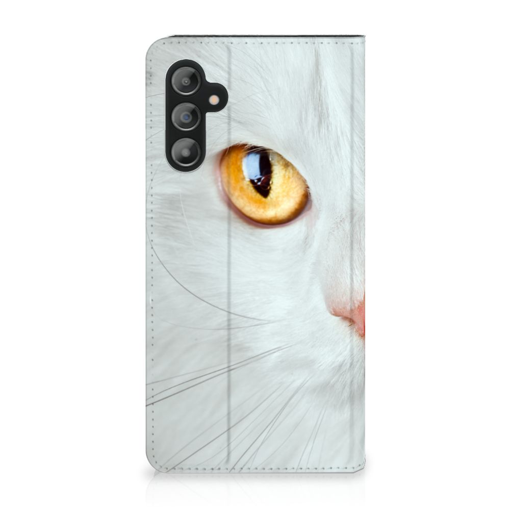 Samsung Galaxy A14 5G Hoesje maken Witte Kat met close-up van witte kat oog en gezicht.