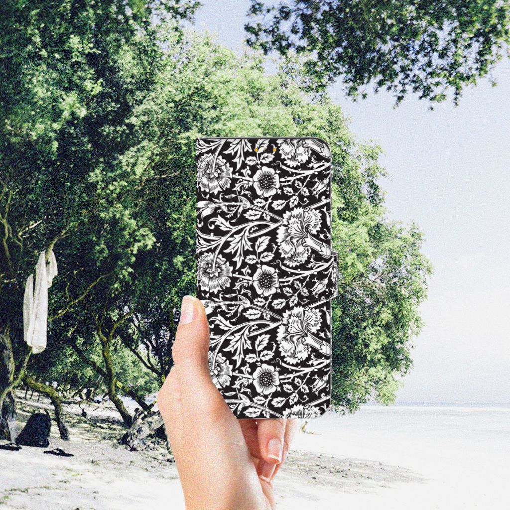 Samsung Galaxy M52 Hoesje Black Flowers