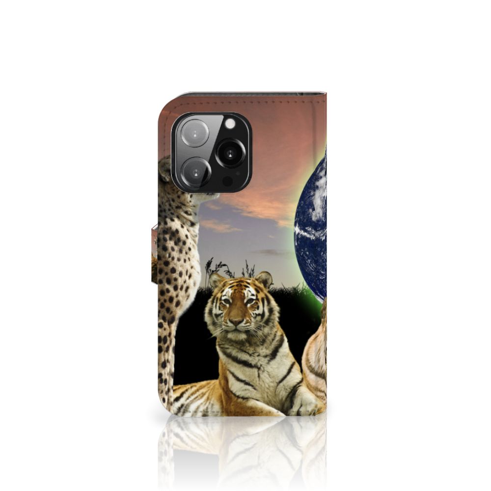 iPhone 13 Pro Telefoonhoesje met Pasjes Roofdieren met dieren en wereldbol design 🌍