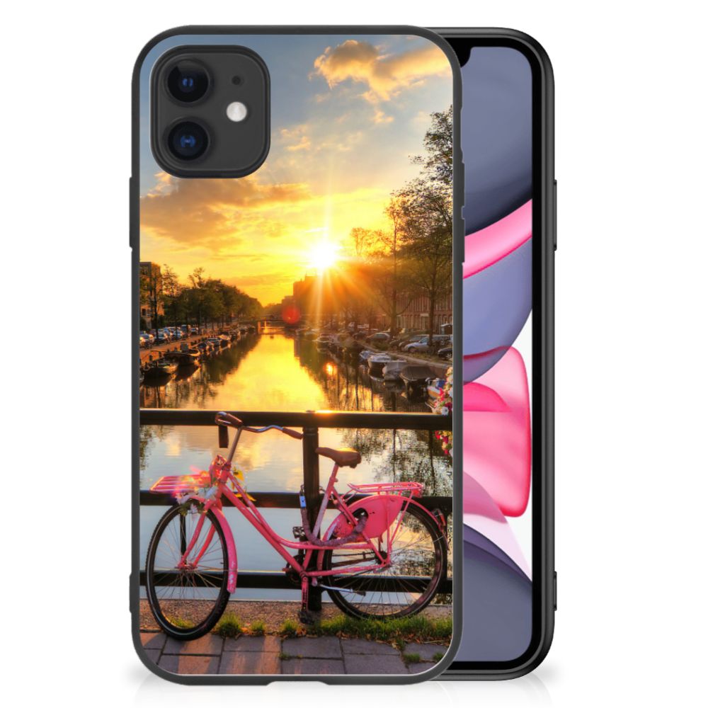 iPhone 11 TPU Backcover Amsterdamse Grachten met een roze fiets en zonsondergang boven de grachten.