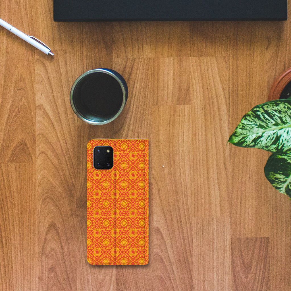 Samsung Galaxy Note 10 Lite Hoesje met Magneet Batik Oranje - B2C Telecom