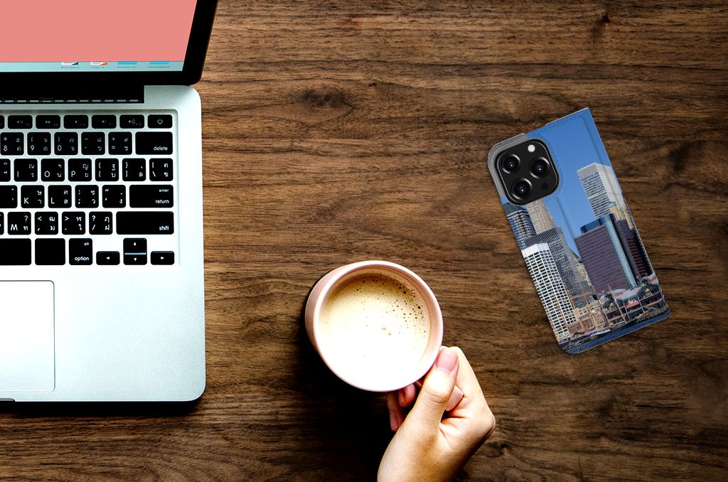 iPhone 13 Pro Book Cover Vrijheidsbeeld - B2C Telecom