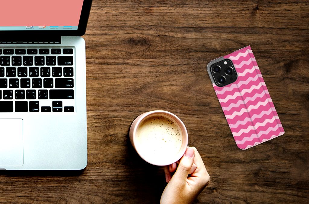 iPhone 13 Pro Hoesje met Magneet Waves Pink - B2C Telecom