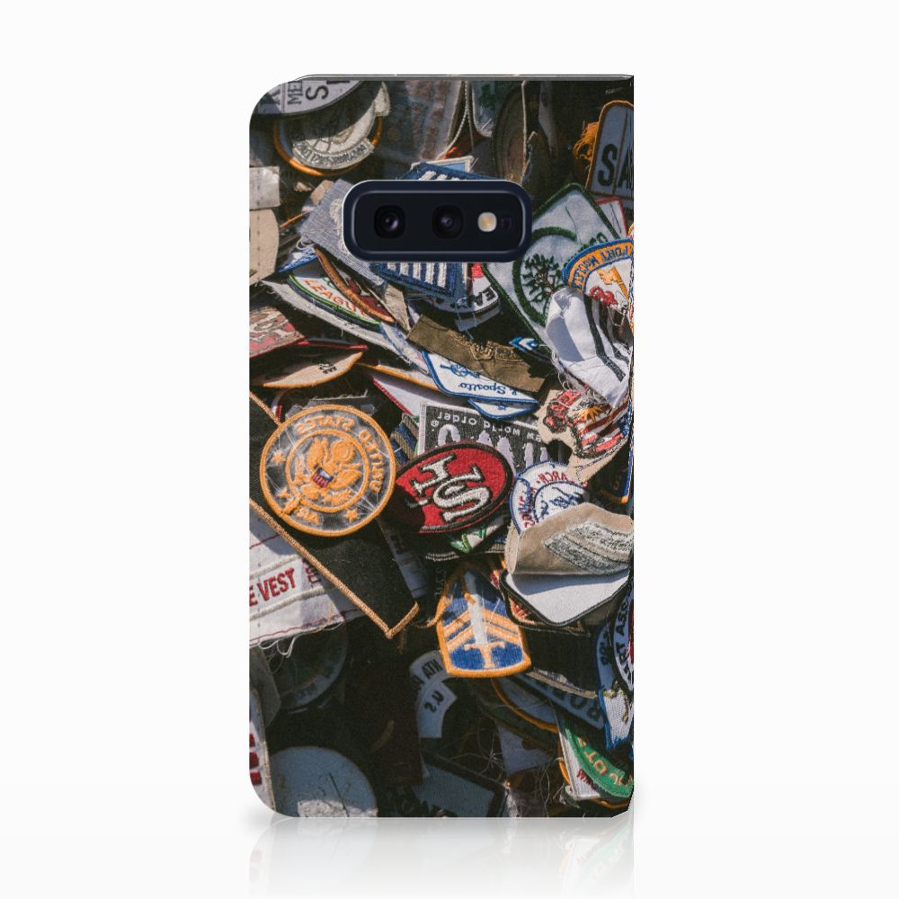 Samsung Galaxy S10e Stand Case Badges