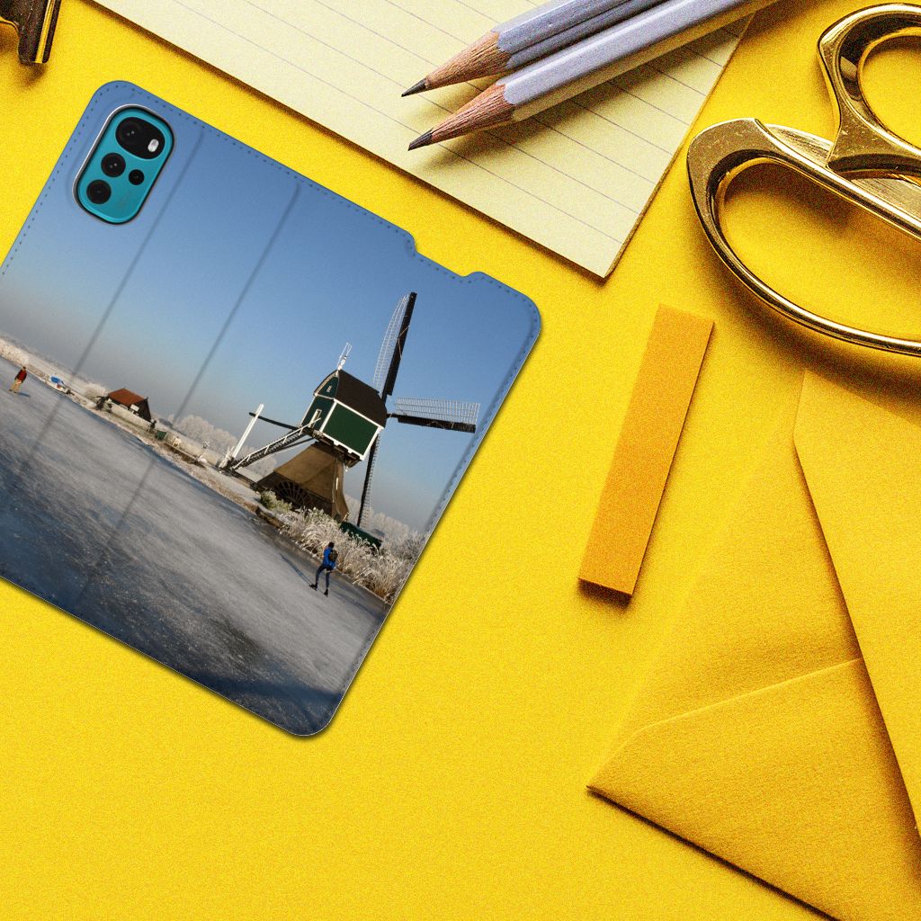 Motorola Moto G22 Book Cover Schaatsers - B2C Telecom