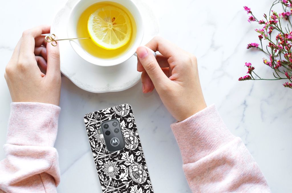 Motorola One Zoom TPU Case Black Flowers