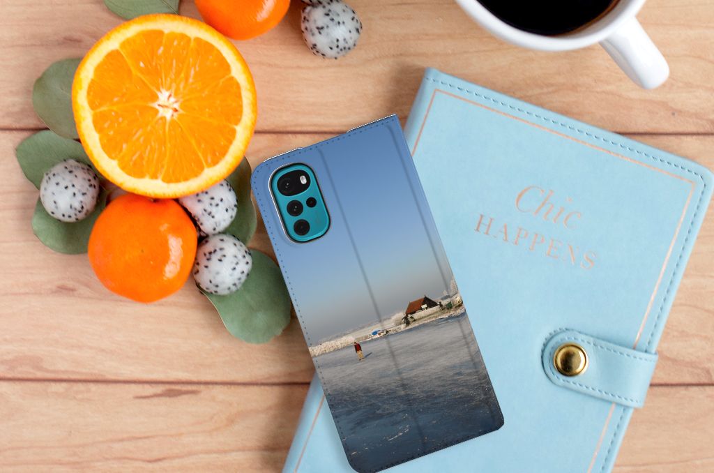 Motorola Moto G22 Book Cover Schaatsers - B2C Telecom