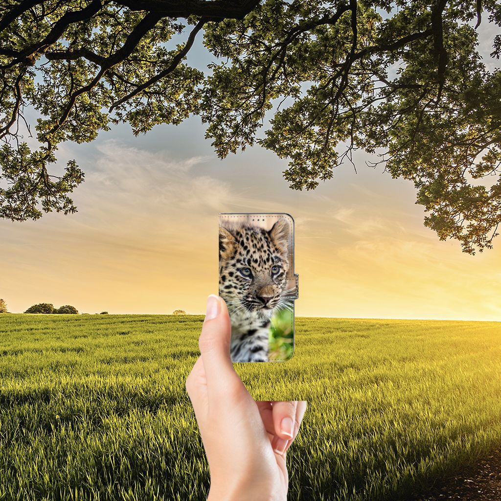 Samsung Galaxy A22 4G | M22 Telefoonhoesje met Pasjes Baby Luipaard