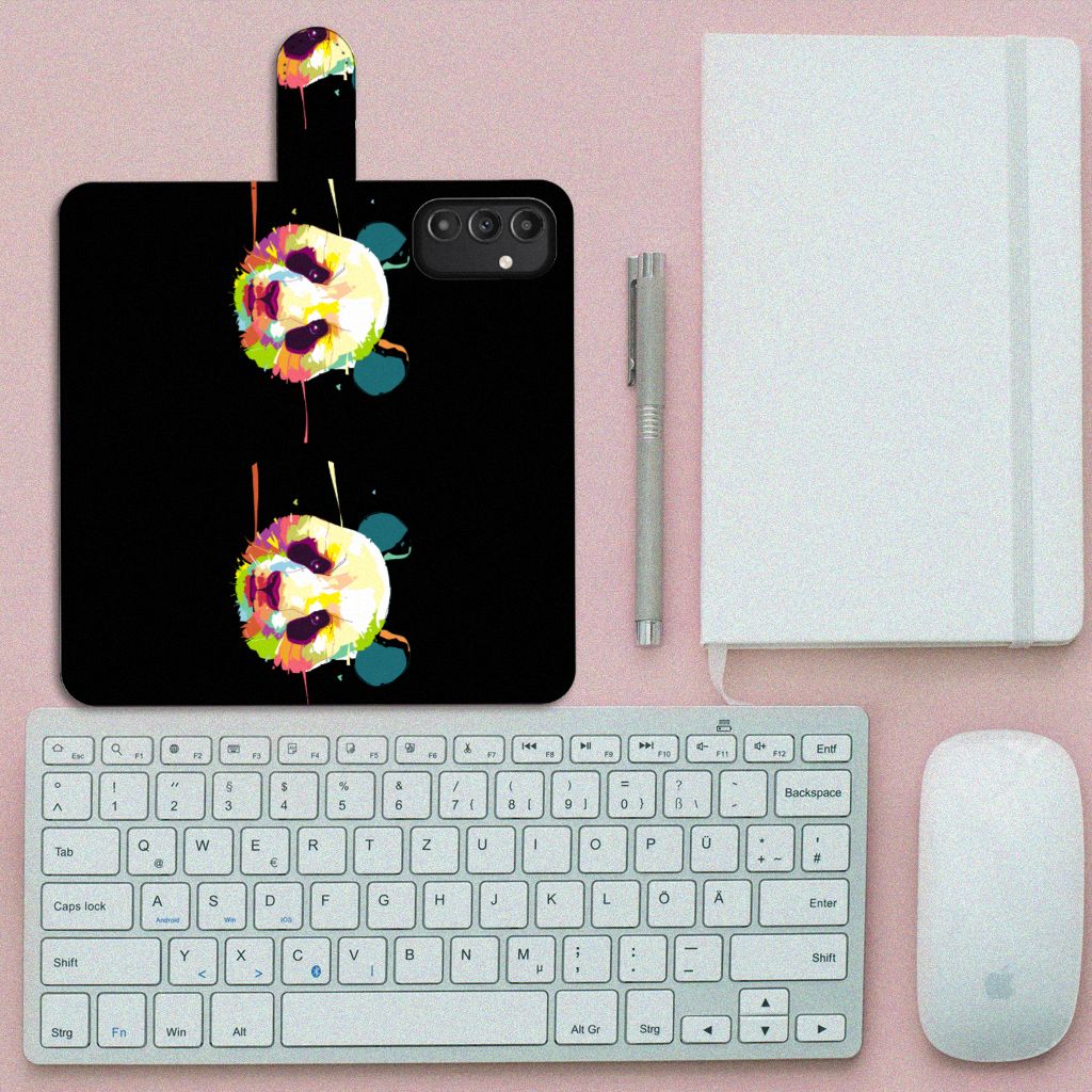 Samsung Galaxy A14 4G Leuk Hoesje Panda Color met kleurrijke panda's en zwart achtergrond, perfect voor je smartphone.