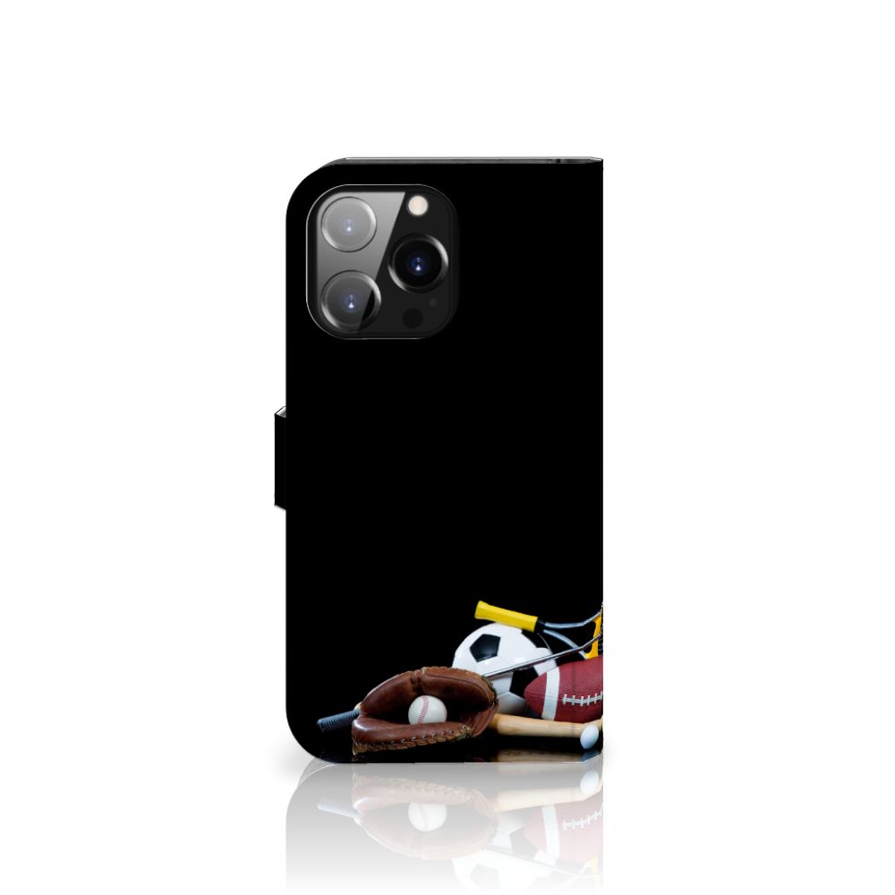 iPhone 14 Pro Max Wallet Case met Pasjes Sports met diverse sportafbeeldingen en houders voor pasjes.