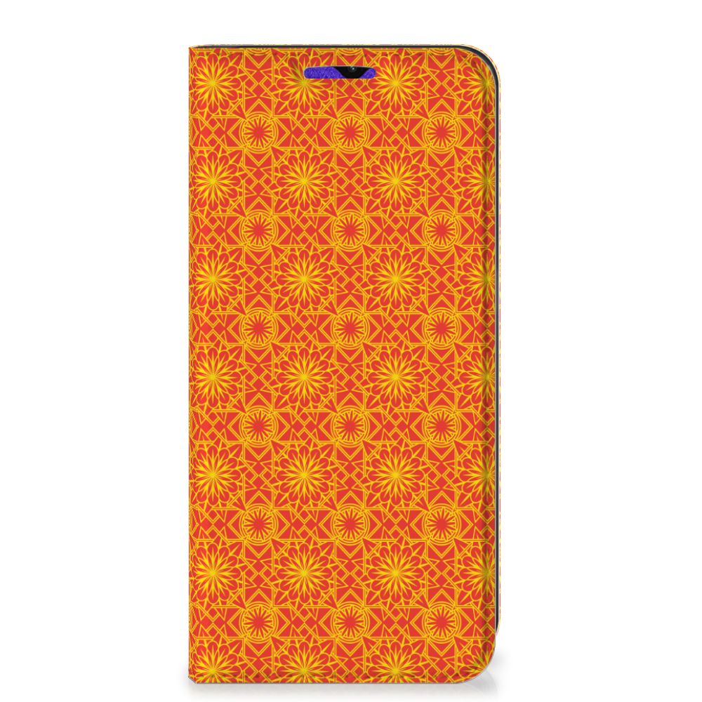 Samsung Galaxy A13 (5G) | Samsung Galaxy A04s Hoesje met Magneet Batik Oranje
