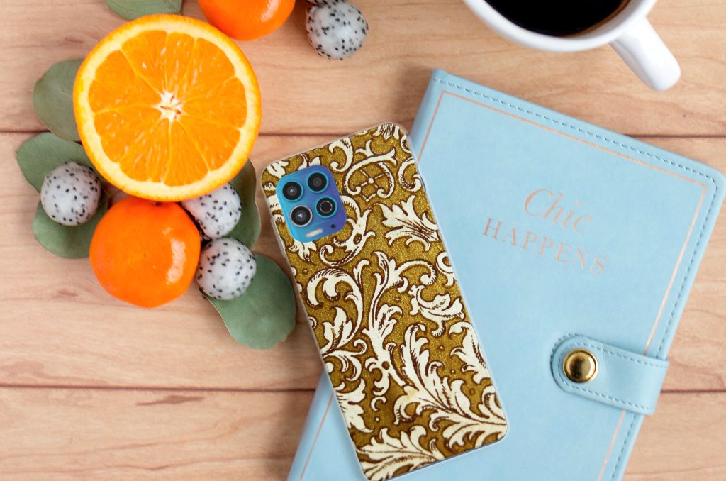 Siliconen Hoesje Motorola Moto G100 Barok Goud B2C Telecom