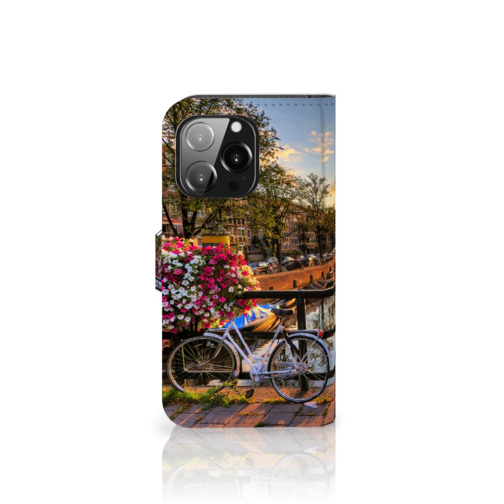 iPhone 13 Pro Flip Cover Amsterdamse Grachten met bloemen en fiets in Amsterdamse straat. 🌷