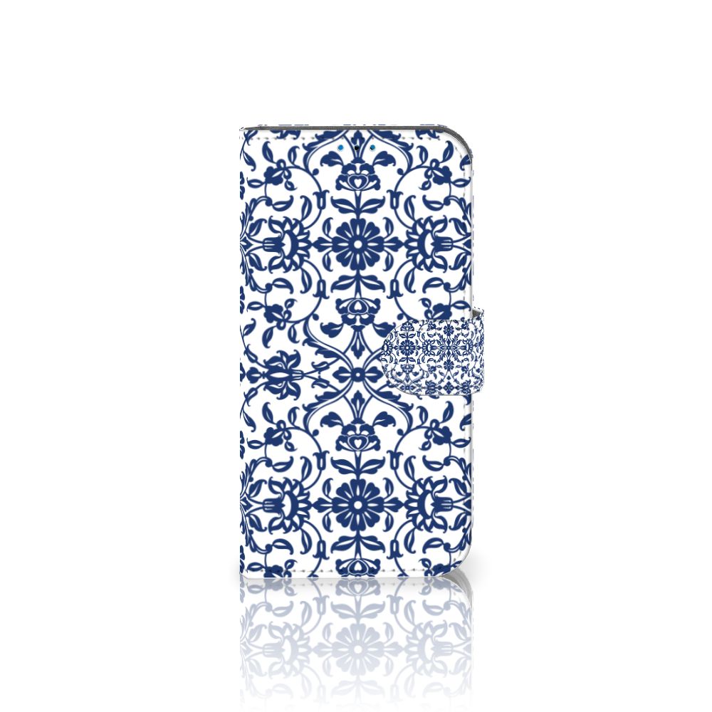 iPhone 14 Pro Hoesje Flower Blue met een elegant blauw en wit bloemdesign 🌸.