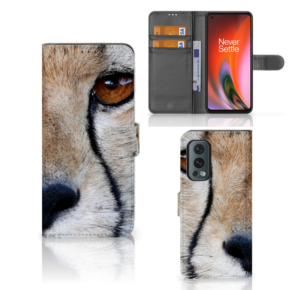 OnePlus Nord 2 5G Telefoonhoesje met Pasjes Cheetah met close-up afbeelding van de cheeta en ruimte voor 3 pasjes.