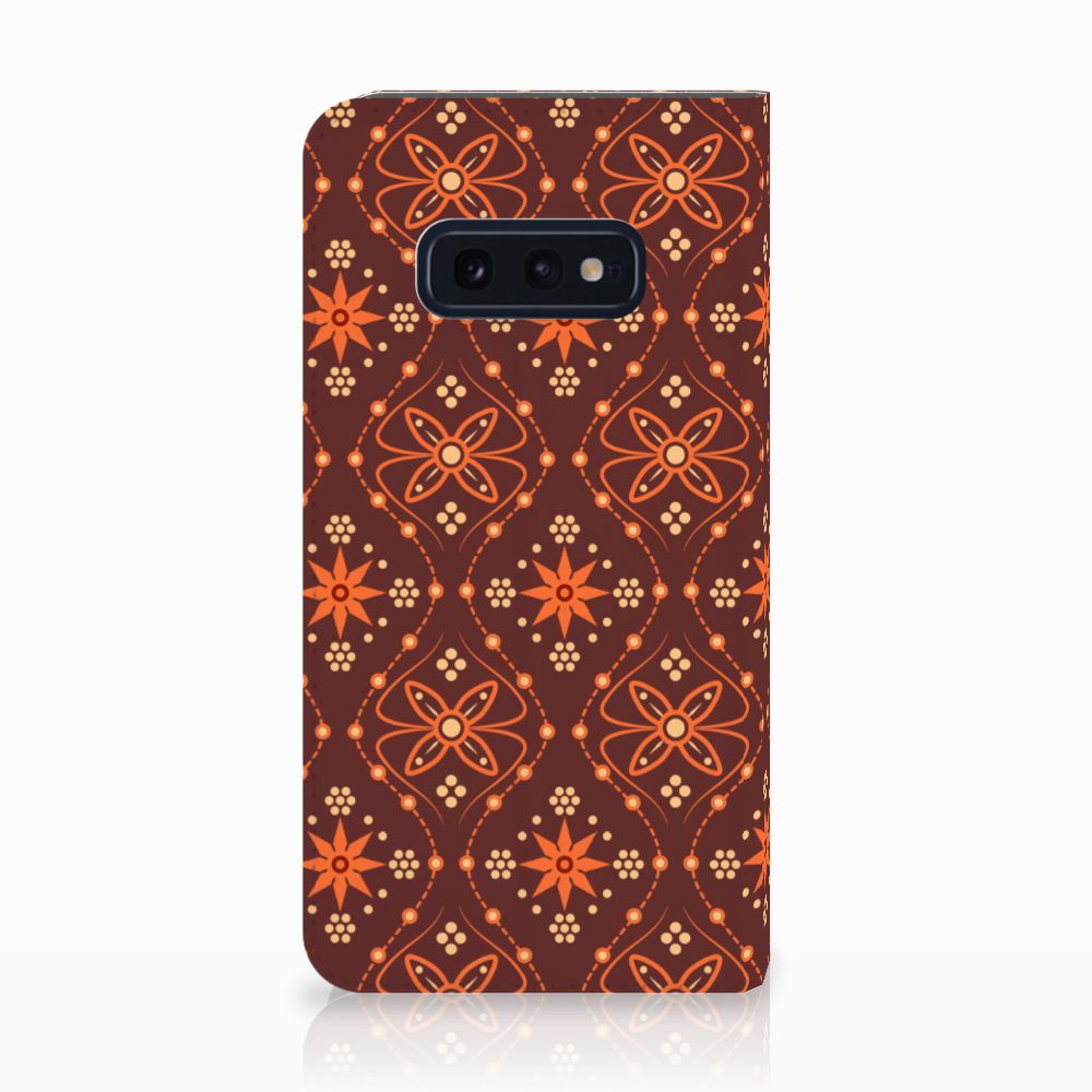 Samsung Galaxy S10e Hoesje met Magneet Batik Brown