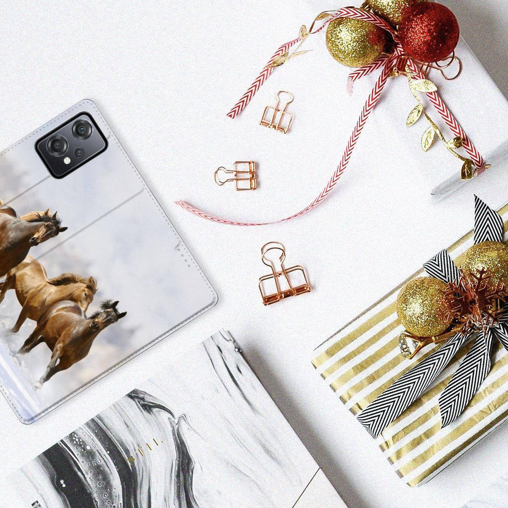 OnePlus Nord CE 2 Lite 5G Hoesje maken Paarden met een design van rennende paarden op een elegante achtergrond.