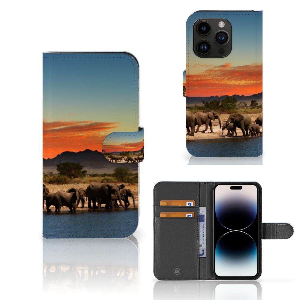 iPhone 15 Pro Telefoonhoesje met Pasjes Olifanten met afbeelding van olifanten in water onder rode lucht 🐘