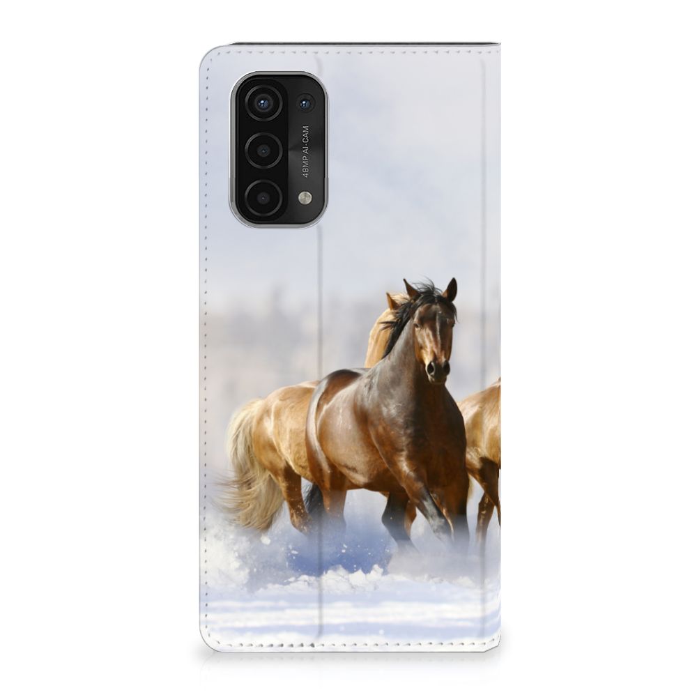 OPPO A54 5G | A74 5G | A93 5G Hoesje maken Paarden met een afbeelding van galopperende paarden.