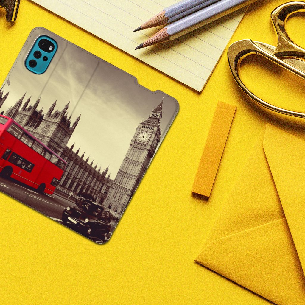 Motorola Moto G22 Book Cover Londen - B2C Telecom