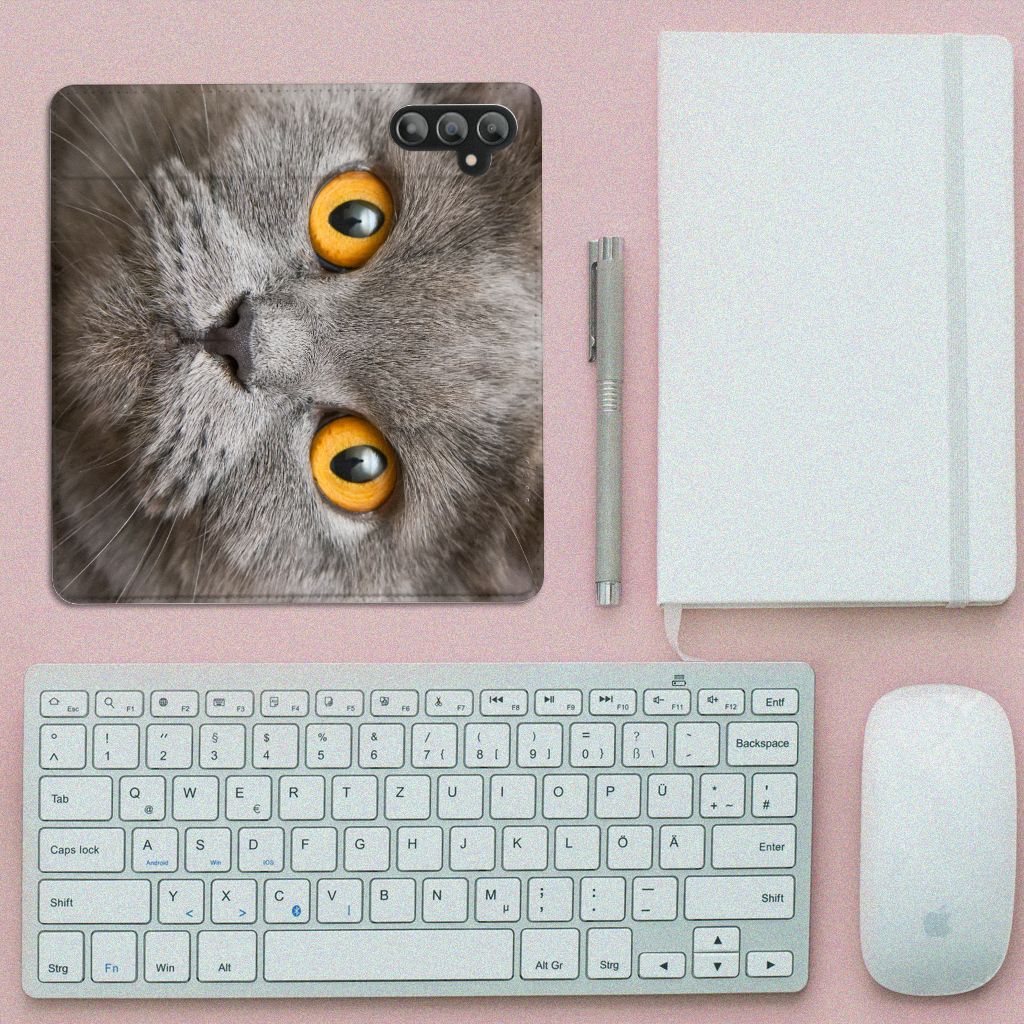 Hoesje maken Samsung Galaxy A14 4G Britse Korthaar met afbeelding van een grijze kat met grote gele ogen.