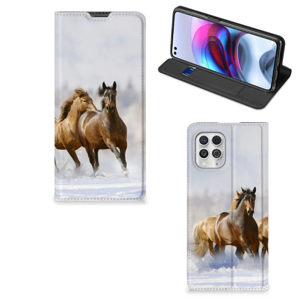 Motorola Moto G100 Hoesje maken Paarden met mooi paardenontwerp en standcasemogelijkheid.