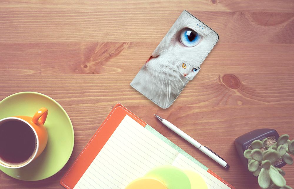 Motorola Moto E32 | Moto E32s Telefoonhoesje met Pasjes Witte Kat