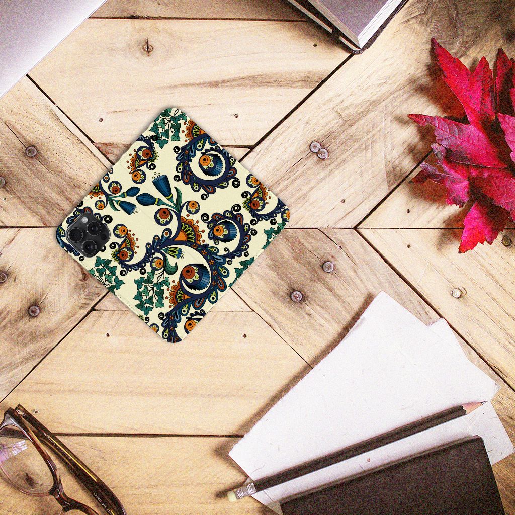 Telefoon Hoesje iPhone 15 Pro Max Barok Flower met kleurrijke bloemen en ogen op een houten tafel 🌸