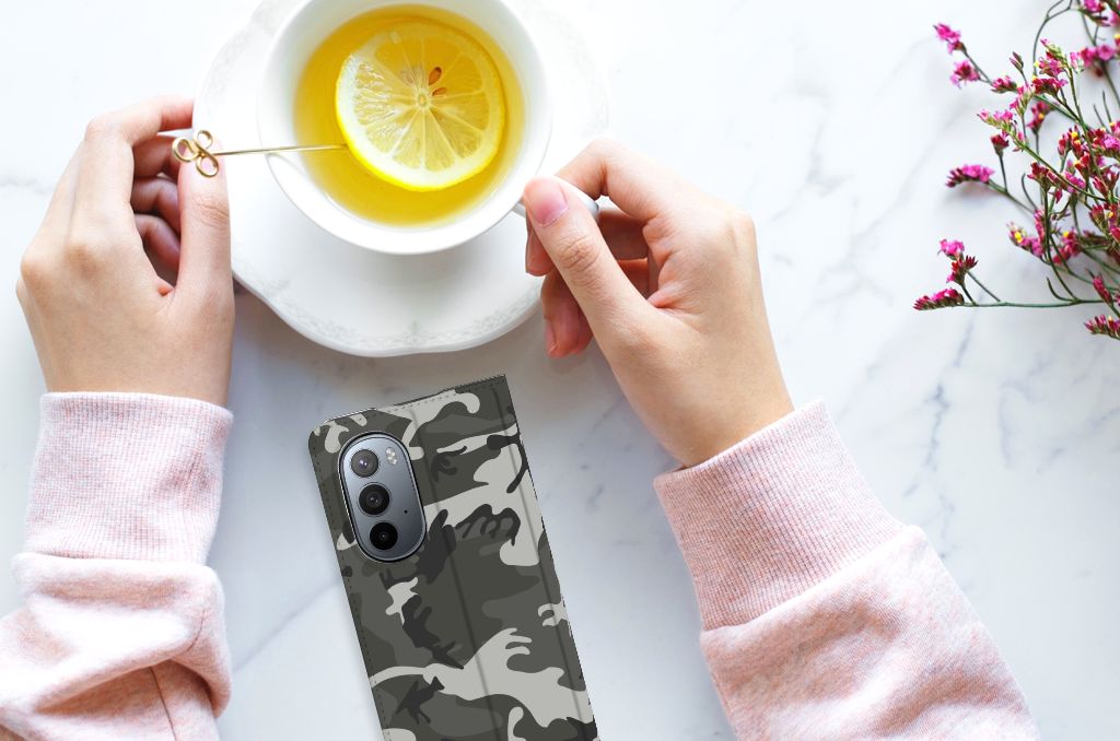 Motorola Edge 30 Pro Hoesje met Magneet Army Light - B2C Telecom
