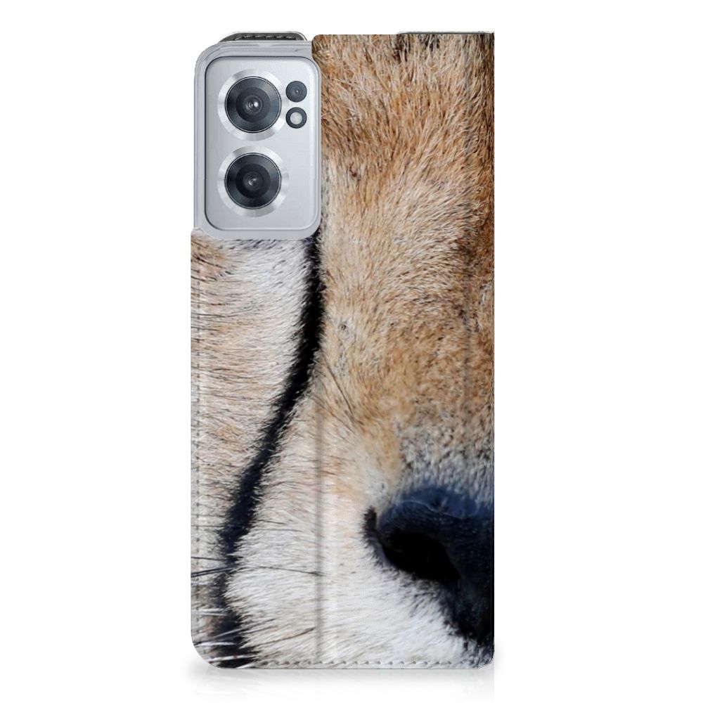 OnePlus Nord CE 2 5G Hoesje maken Cheetah met close-up afbeelding van cheetah voor stijlvolle bescherming.