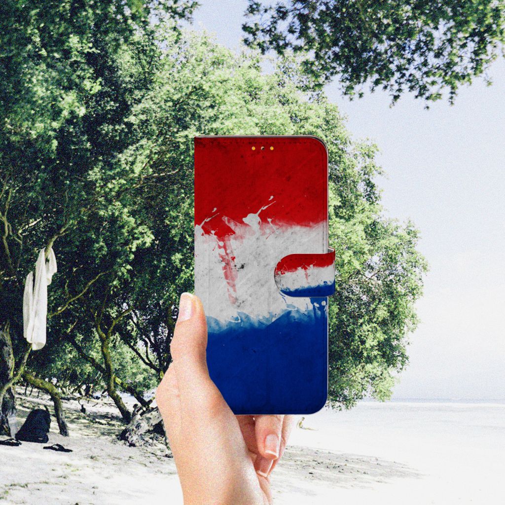 Samsung Galaxy M52 Bookstyle Case Nederland met artistiek Nederlandse vlag design op strand