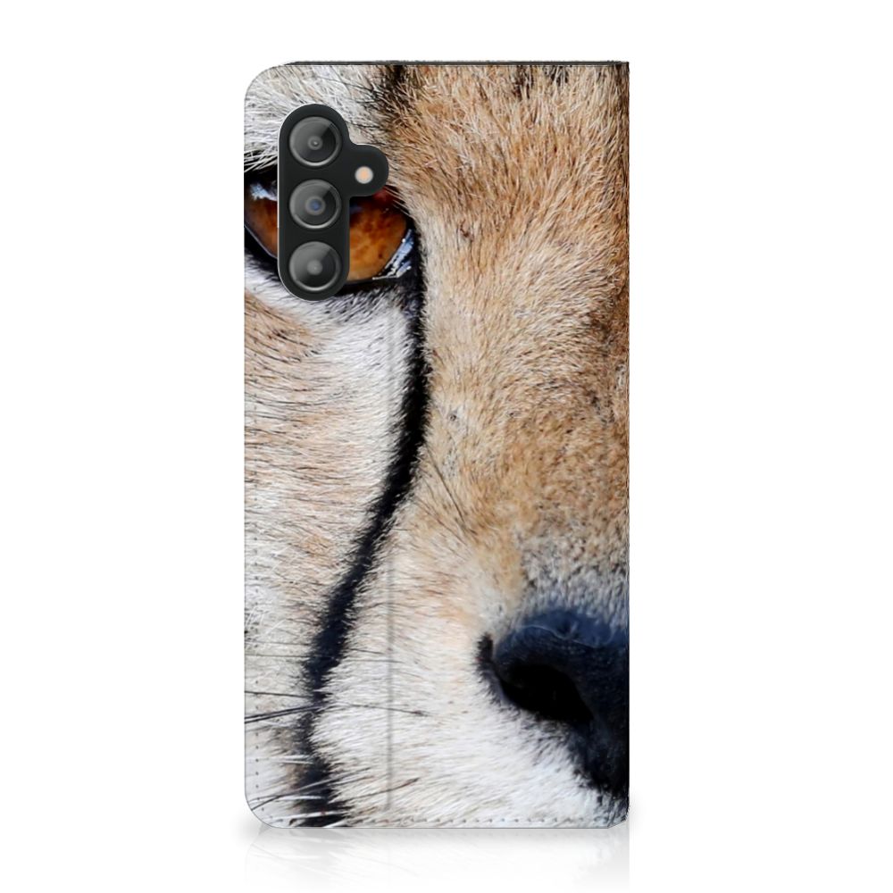 Samsung Galaxy A14 4G Hoesje maken Cheetah close-up van de cheetah print op een stand case.