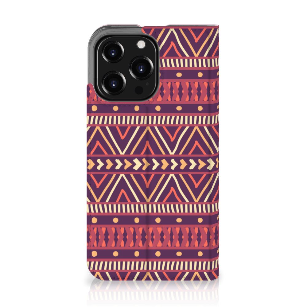 iPhone 13 Pro Hoesje met Magneet Aztec Paars - B2C Telecom
