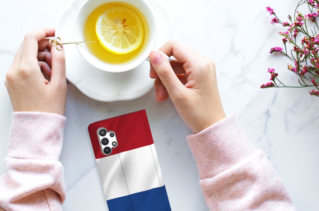 Samsung Galaxy A32 4G | A32 5G Enterprise Editie Standcase Nederlandse Vlag - B2C Telecom