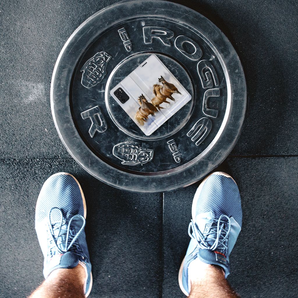 OPPO Reno6 5G Hoesje maken Paarden op een gewichtsplateau in de sportschool