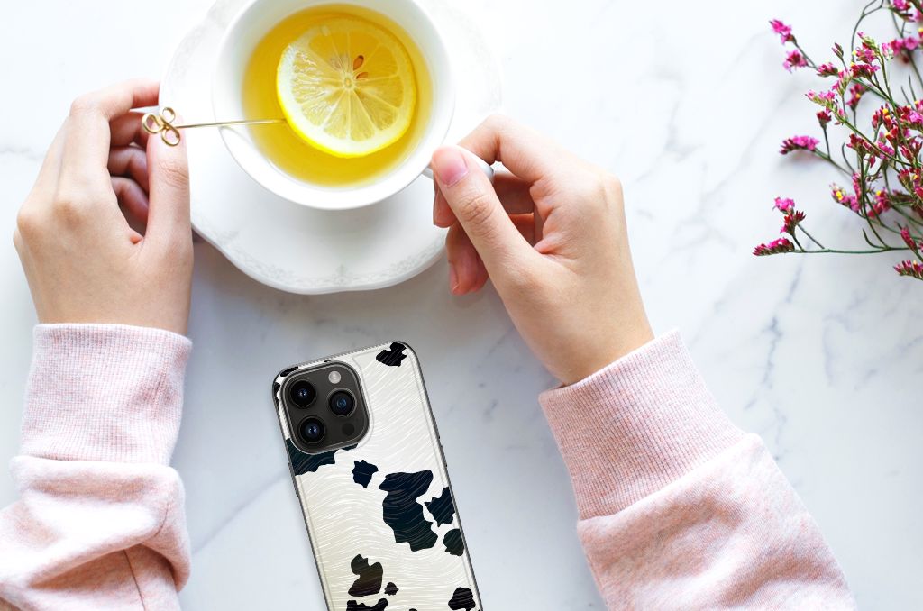 iPhone 15 Pro Dierenprint Telefoonhoesje Koeienvlekken B2C Telecom