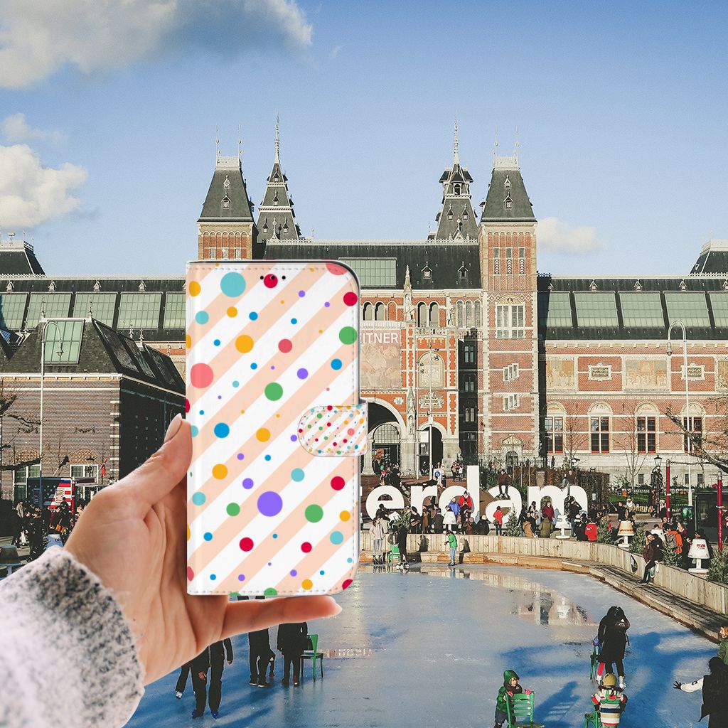 iPhone 13 Pro Max Telefoon Hoesje Dots in hand voor het Rijksmuseum in Amsterdam 🎨