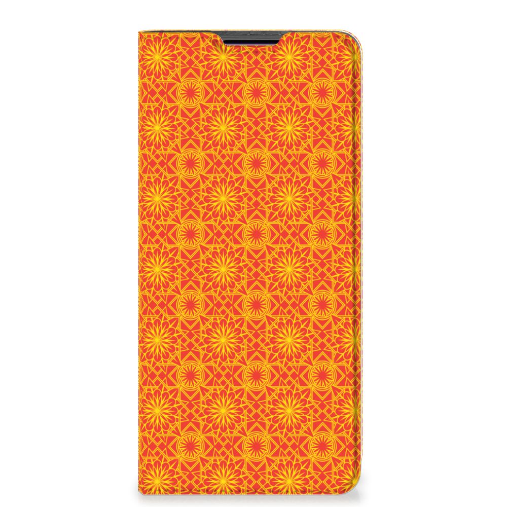 Motorola Edge 30 Pro Hoesje met Magneet Batik Oranje - B2C Telecom