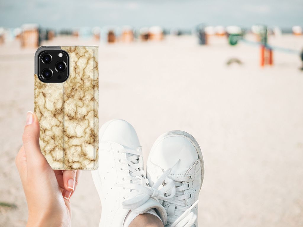 iPhone 13 Pro Standcase Marmer Goud - B2C Telecom